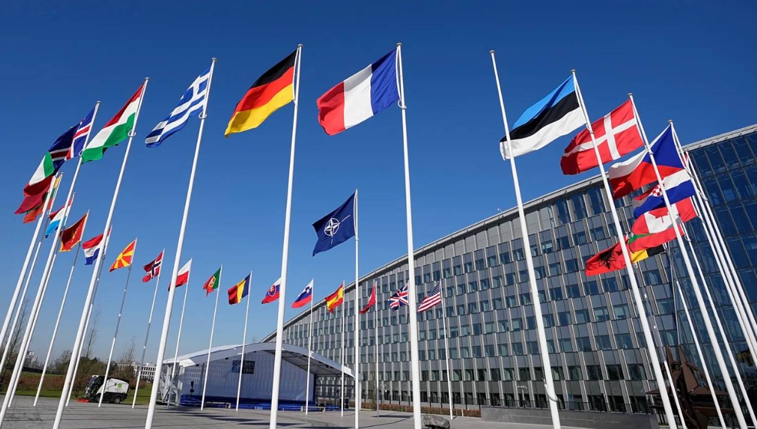 الانتشار العسكري للناتو: استراتيجية الهيمنة في عالم مضطرب