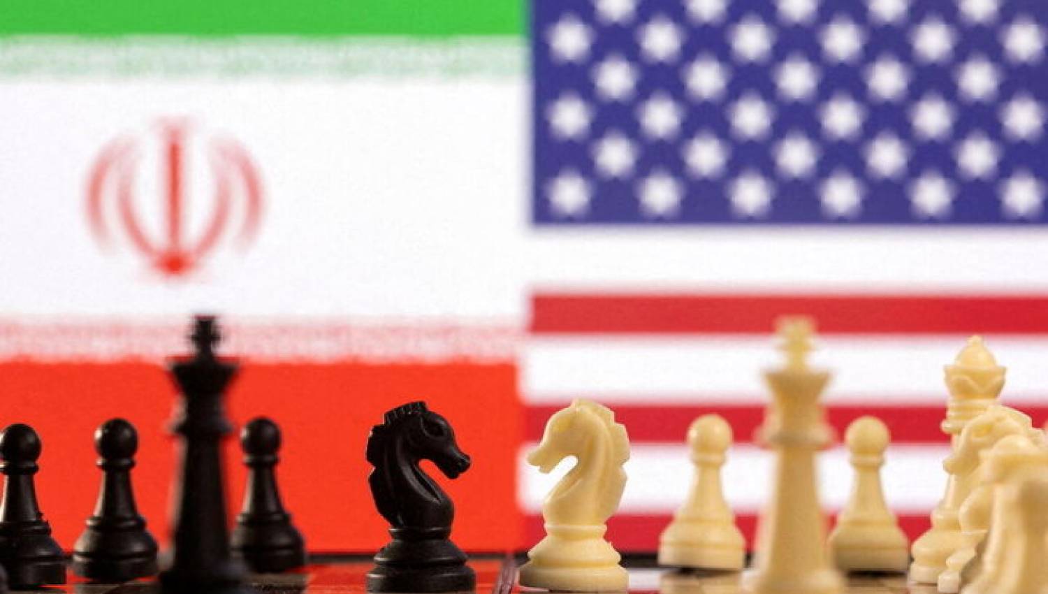 ترامب بين الخداع والضياع.. هل يشارك في العدوان على إيران؟