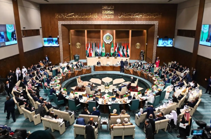 ميدل ايست مونيتور: قمة الجامعة العربية أم القمة الإسرائيلية؟